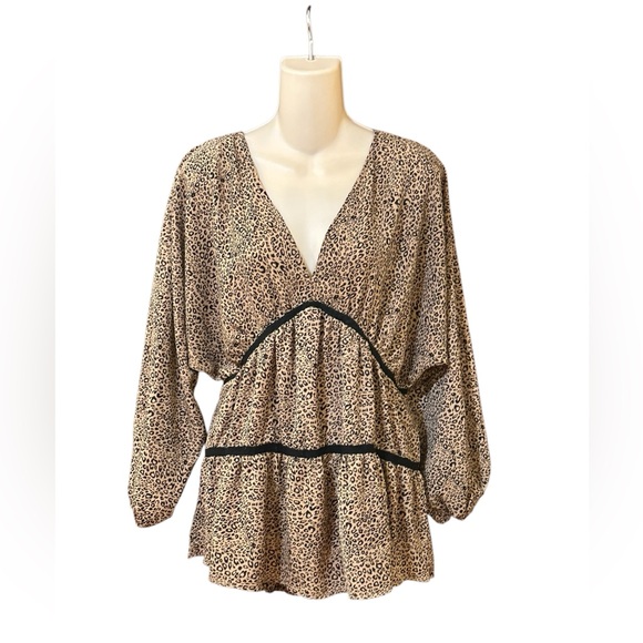 BaeVely Animal Print Top‎ - Picture 2 of 12